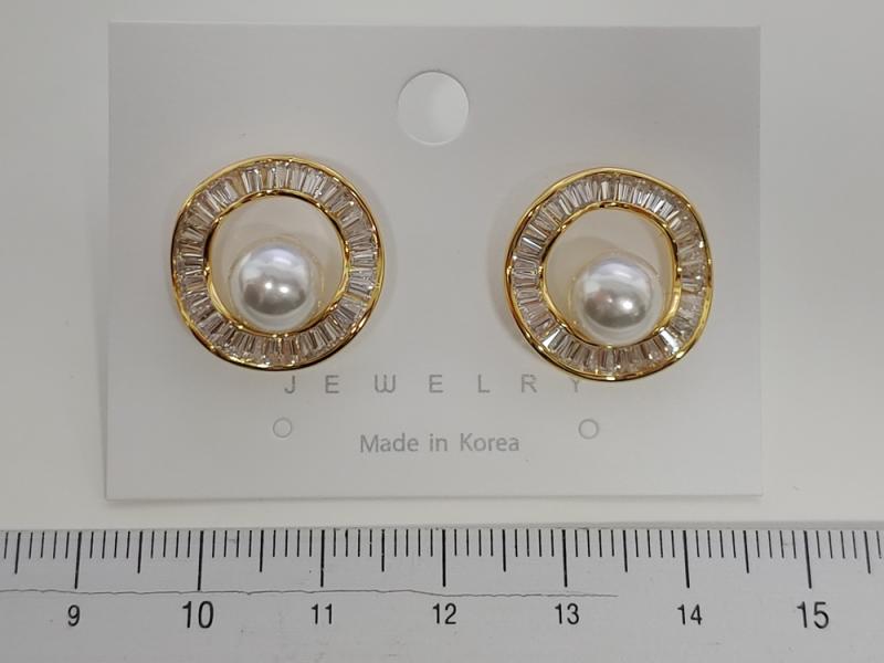 [오젤] 포인트룩 유광 신주 큐빅 귀걸이